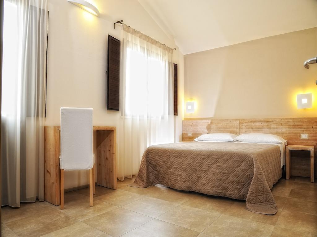 B&B Le Cale サンタ・マリア・ナヴァーリス 部屋 写真